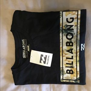 2️⃣ for 💲4️⃣5️⃣ Billabong t shirt NWT
